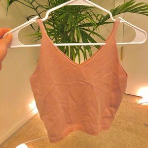 Cropped pink tank top